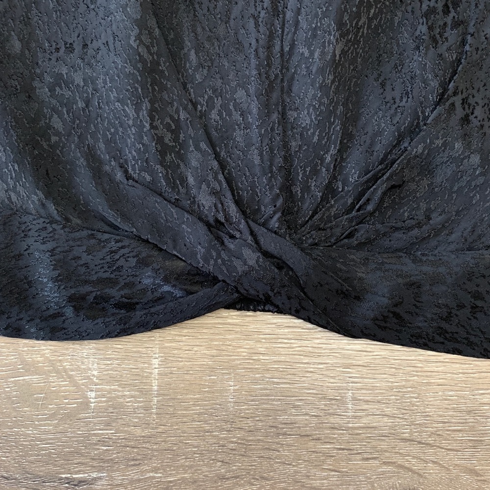 NWT Dynamite Blouse with twist in the front - Picture 5 of 5